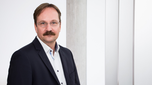 Warum klassische Mediaplanung an der Zielgruppe 50+ oft vorbeiplant - Roland Köster ist seit 2006 Mitglied der Geschäftsleitung und seit 2013 Geschäftsführer bei der JOM-Group in Hamburg - Quelle: JOM